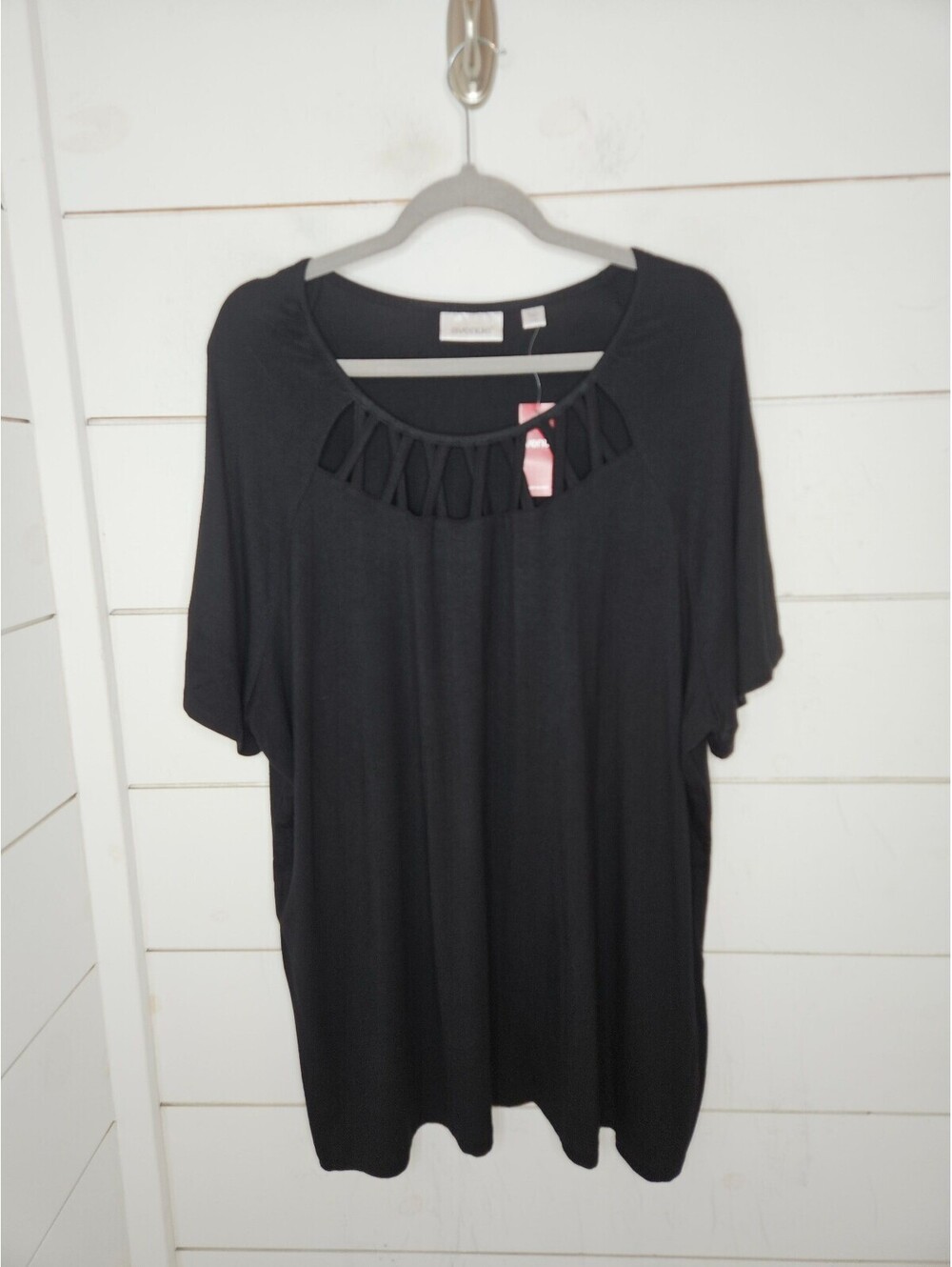 NWT Avenue size 22/24 black soft & stretchy tee shirt with cut outs at neckline